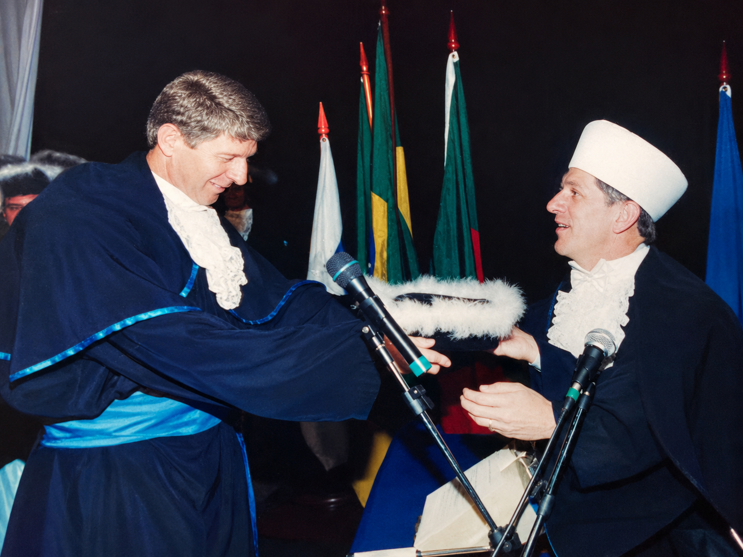 Jorge Alberto Born durante sua formação em Ciências Contábeis, etapa importante de uma trajetória dedicada ao conhecimento e ao desenvolvimento empresarial.